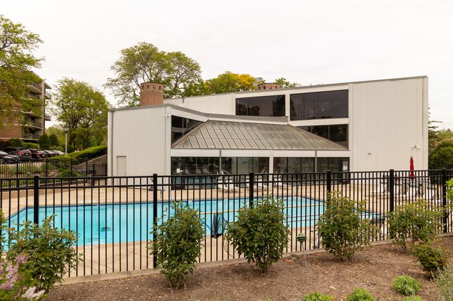 APT-208 - 2 S Atrium Way, Condo with 1 bedrooms, 2 bathrooms and 2 parking in Elmhurst IL | Image 21