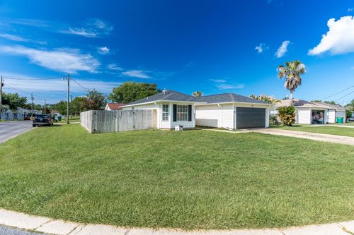 69 Stowe Rd, Mary Esther, FL, 32569-2149 | Card Image