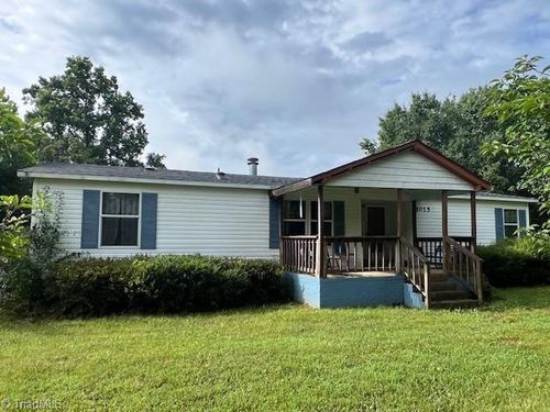 1015 Grassland Ct, Tobaccoville, NC, 27050-9151 | Card Image