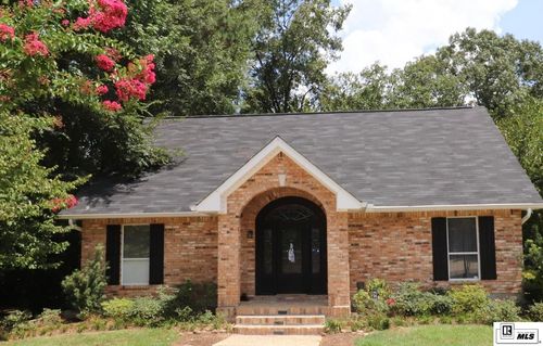 901 Pennington Ln, Ruston, LA, 71270-1902 | Card Image