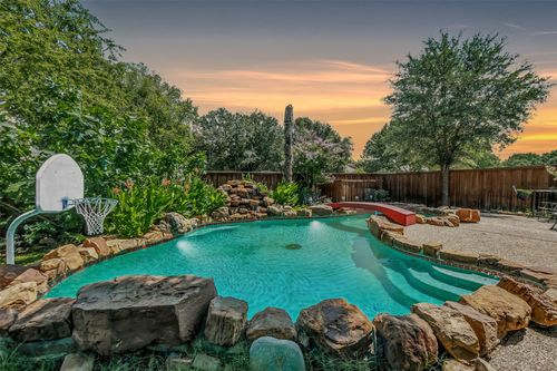 708 Dove Cir, Coppell, TX, 75019-4115 | Card Image