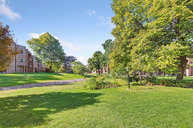 APT-306 - 2240 Midland Grove Rd, Condo with 2 bedrooms, 2 bathrooms and null parking in Roseville MN | Image 64