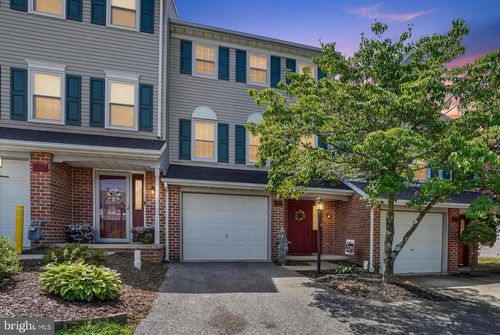 765 Robin Hill Cir, YORK, PA, 17404-8448 | Card Image