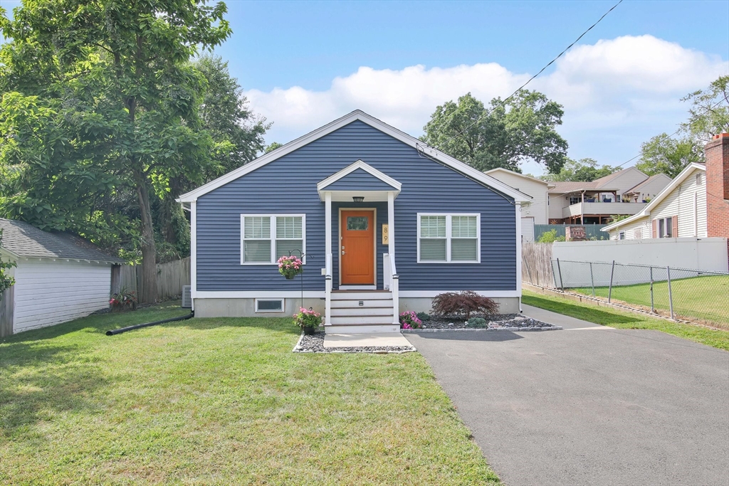 Vienna Ave, Ludlow, MA 01056