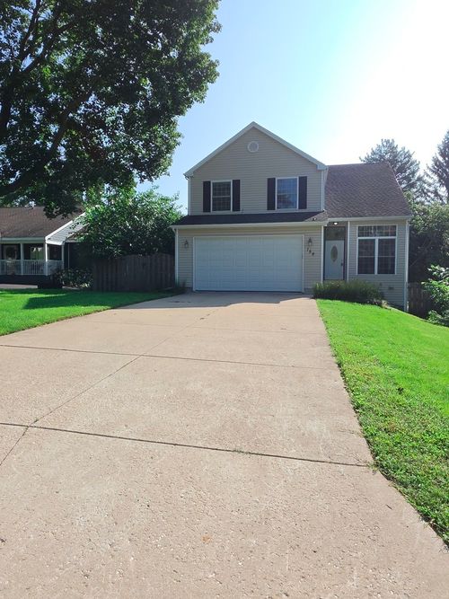 159 Wildwood Rd, Algonquin, IL, 60102-1852 | Card Image