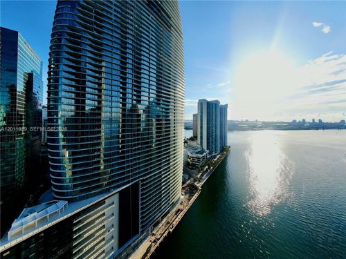 3517-325 S Biscayne Blvd, Miami, FL, 33131-2476 | Card Image