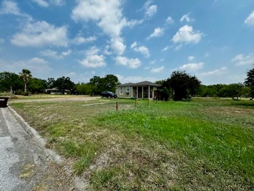 176 W D Ave, Kingsville, TX, 78363-3729 | Card Image