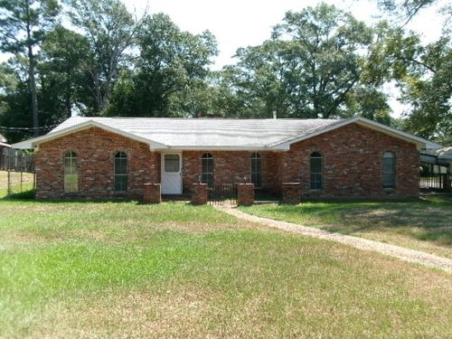 122 S Bird St, Vivian, LA, 71082-2814 | Card Image