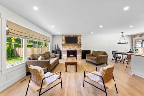 24633 56 Ave, Langley, BC, V2Z1B9 | Card Image