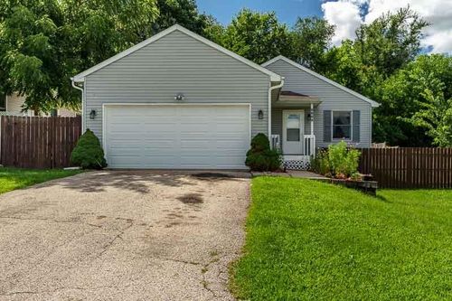 2951 16th St, Rockford, IL, 61109-1363 | Card Image