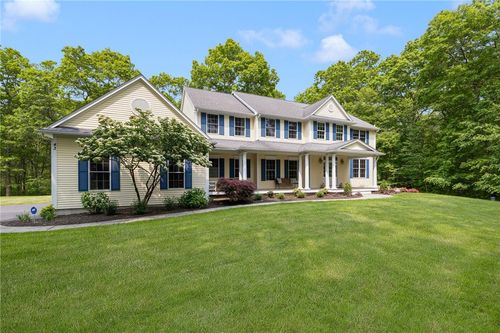 43 Kayla Ricci Way, Saunderstown, RI, 02874-1625 | Card Image