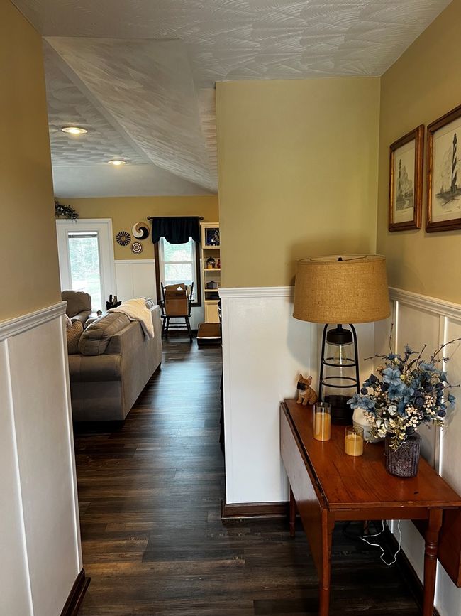 1979 Commonwealth Rd, House other with 3 bedrooms, 2 bathrooms and 2 parking in Galax VA | Image 5