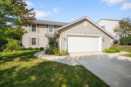 2734 Field Drive, Waukesha, WI, 53188 | Card Image