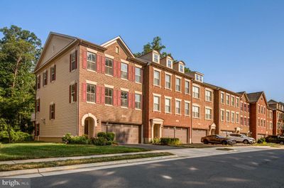 23275 Tradewind Drive, Townhouse with 3 bedrooms, 3 bathrooms and null parking in BRAMBLETON VA | Image 1