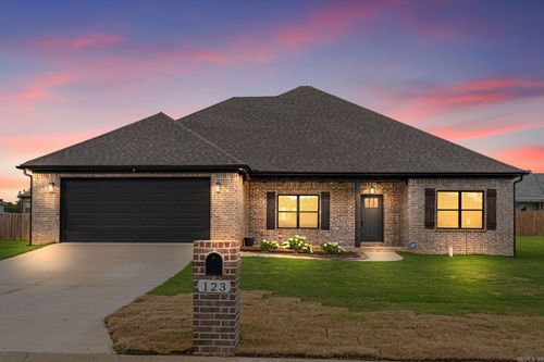 123 Michelle Dr, Beebe, AR, 72012-8020 | Card Image