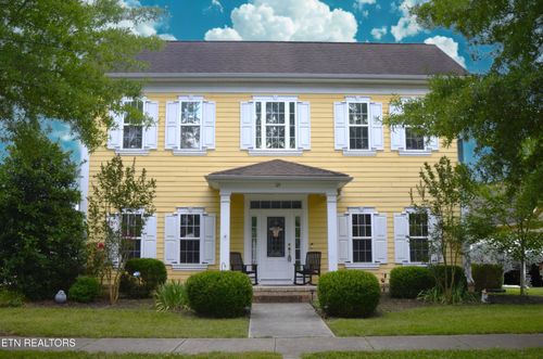 121 Fallberry St, Oak Ridge, TN, 37830-3005 | Card Image