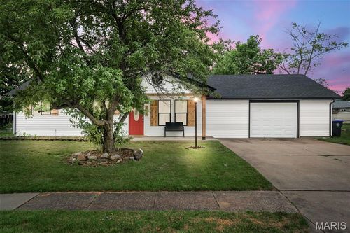 412 Saint Joseph Ave, O Fallon, MO, 63366-1716 | Card Image