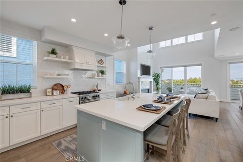 1524 Wollacott St, Redondo Beach, CA, 90278-2831 | Card Image