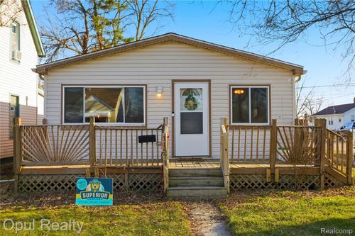 11571 Grant St, Riverview, MI, 48193-4237 | Card Image