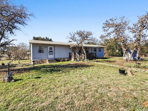 230 Fm 1283, Pipe Creek, TX, 78063-6046 | Card Image