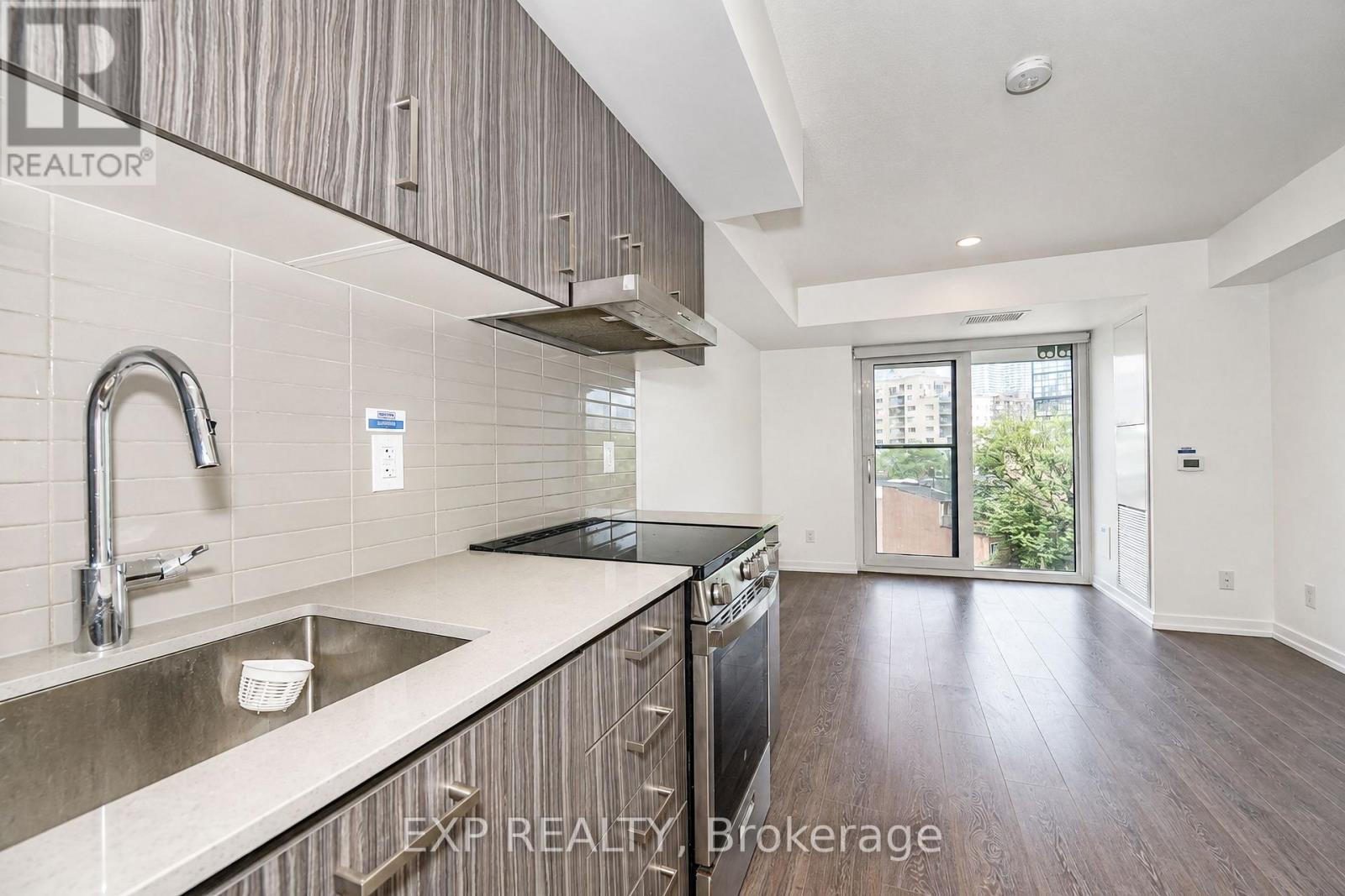 Residential in Toronto (Moss Park) 4