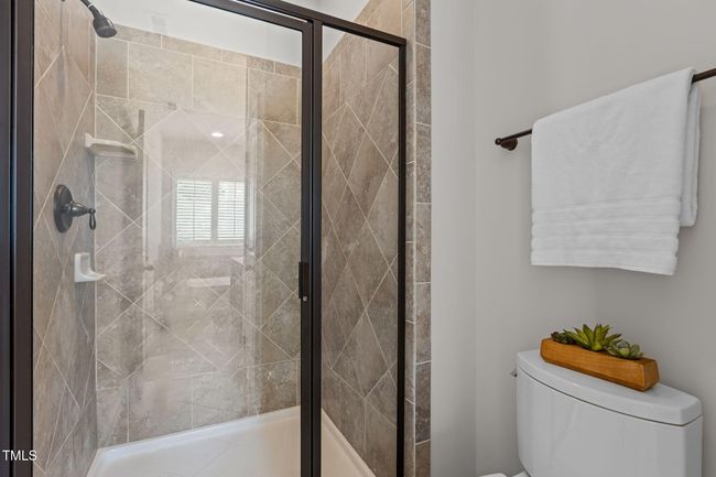 Primary Bathroom | Image 21