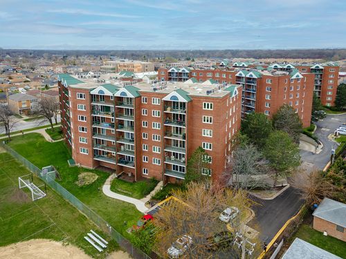 unit-403-8540 W Foster Ave, Norridge, IL, 60706-2794 | Card Image