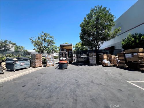 105 Exchange Pl, Pomona, CA, 91768-4307 | Card Image