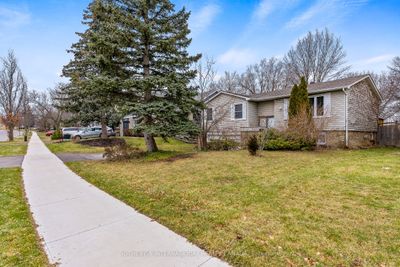 2633 Inlake Crt, House other with 3 bedrooms, 2 bathrooms and 4 parking in Mississauga ON | Image 3