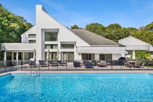 12 Honeysuckle Ln, East Quogue, NY, 11942-3624 | Card Image