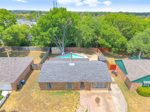 1832 Steinburg Ln, Fort Worth, TX, 76134-3337 | Card Image