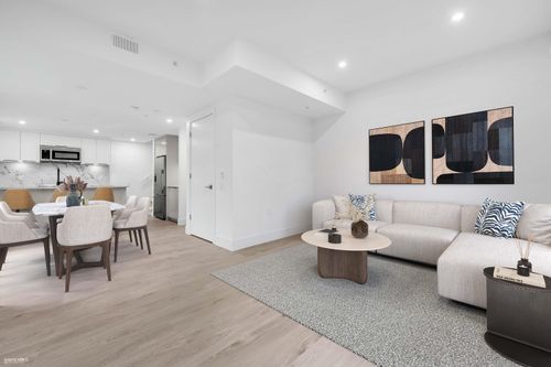 108-2085 1st Ave E, Vancouver, BC, V5N1B6 | Card Image