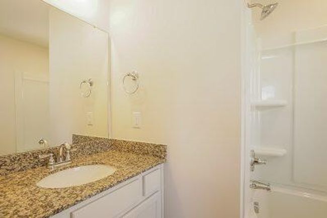 012-photo-bathroom-11006486 | Image 4