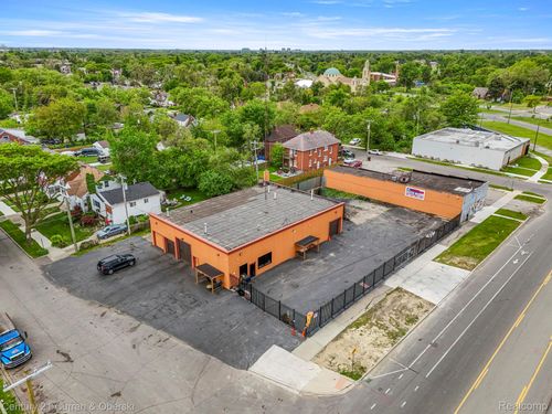 8301 W Chicago, Detroit, MI, 48204-2752 | Card Image