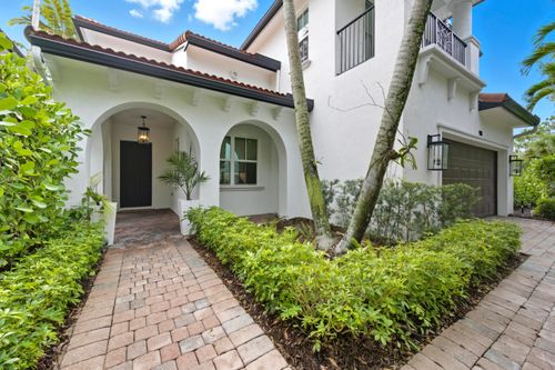 981 Mill Creek Dr, Palm Beach Gardens, FL, 33410-1512 | Card Image