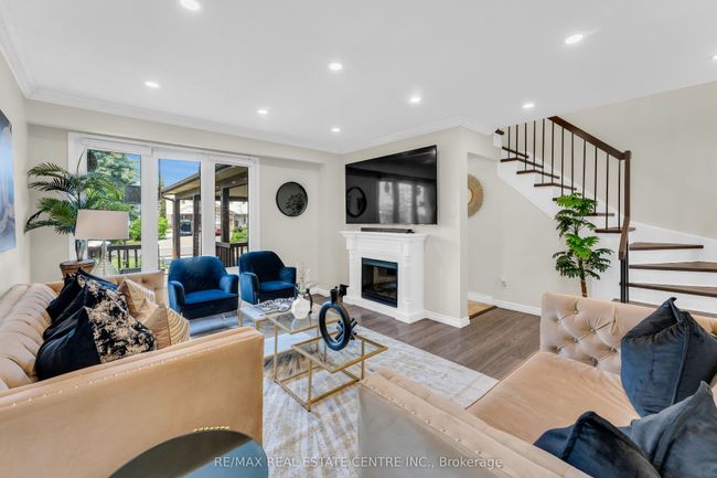 22 Fanshawe Dr, House attached with 4 bedrooms, 3 bathrooms and 2 parking in Brampton ON | Image 6