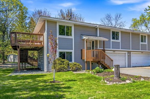 5765 Otter View Trl, White Bear Tp, MN, 55110-2258 | Card Image