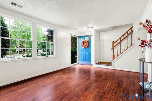 9904 Whitney Cir, Henrico, VA, 23233-1451 | Card Image