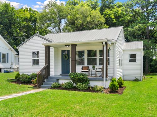 2011 Denham Ave, Columbia, TN, 38401-4422 | Card Image