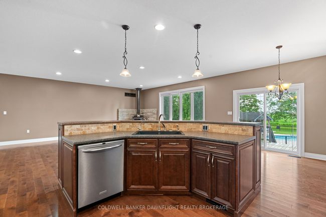 6407 Whalen Line, House other with 5 bedrooms, 3 bathrooms and 10 parking in Lucan Biddulph ON | Image 13