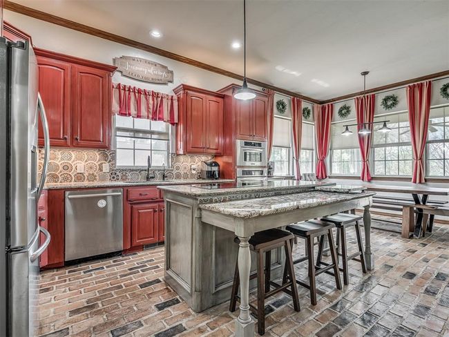 10711 Crystal Creek Dr, House other with 5 bedrooms, 3 bathrooms and null parking in Mustang OK | Image 6