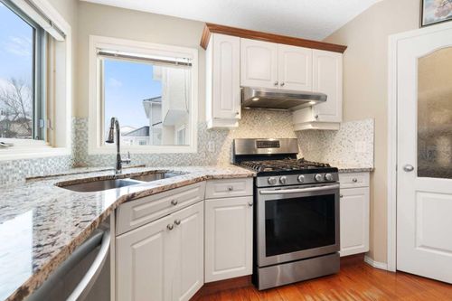 69 Hampstead Gdns Nw, Calgary, AB, T3A5Y5 | Card Image