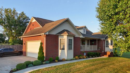 4666 Parrish Cir, Morristown, TN, 37814-6495 | Card Image