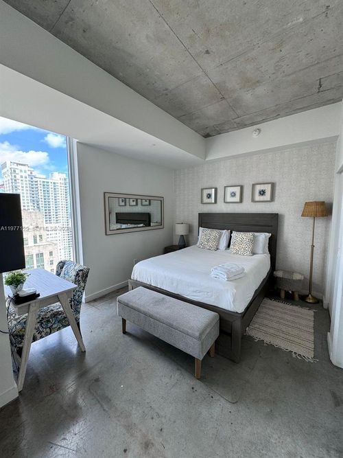 apt-2406-151 Se 1st St, Miami, FL, 33131-1451 | Card Image