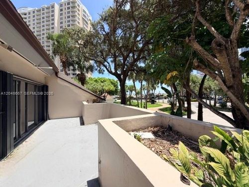 o208-520 Brickell Key Dr, Miami, FL, 33131 | Card Image