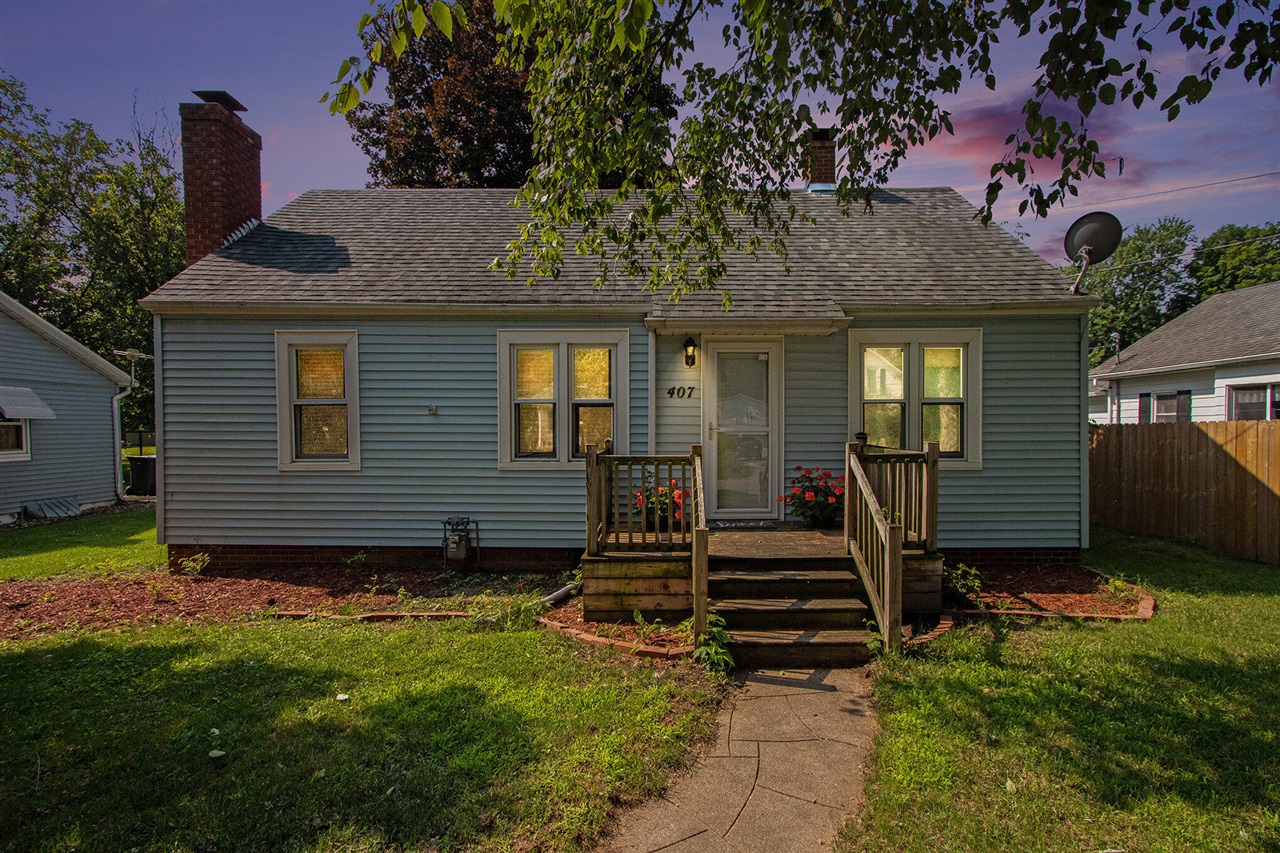 Roe St, Buchanan, MI 49107