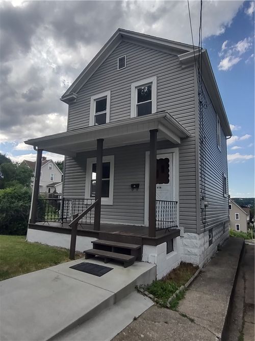 516 Division Ave, Ellwood City, PA, 16117-2211 | Card Image