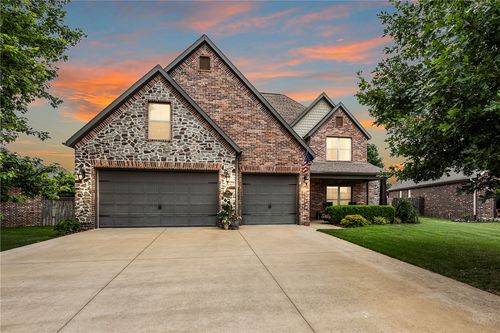 4201 Willowbend Dr, Rogers, AR, 72758 | Card Image