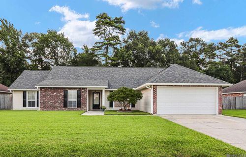 9873 Chapel Hill Dr, Denham Springs, LA, 70706-8631 | Card Image
