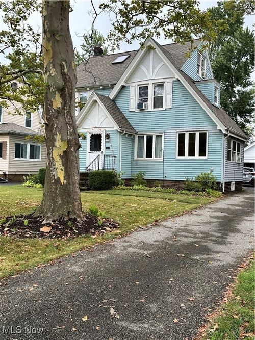 1001 Englewood Rd, Cleveland Heights, OH, 44121-2045 | Card Image